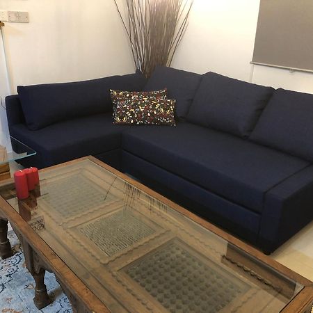 Diamond Stone Wooden Guest House Chandria Екстер'єр фото