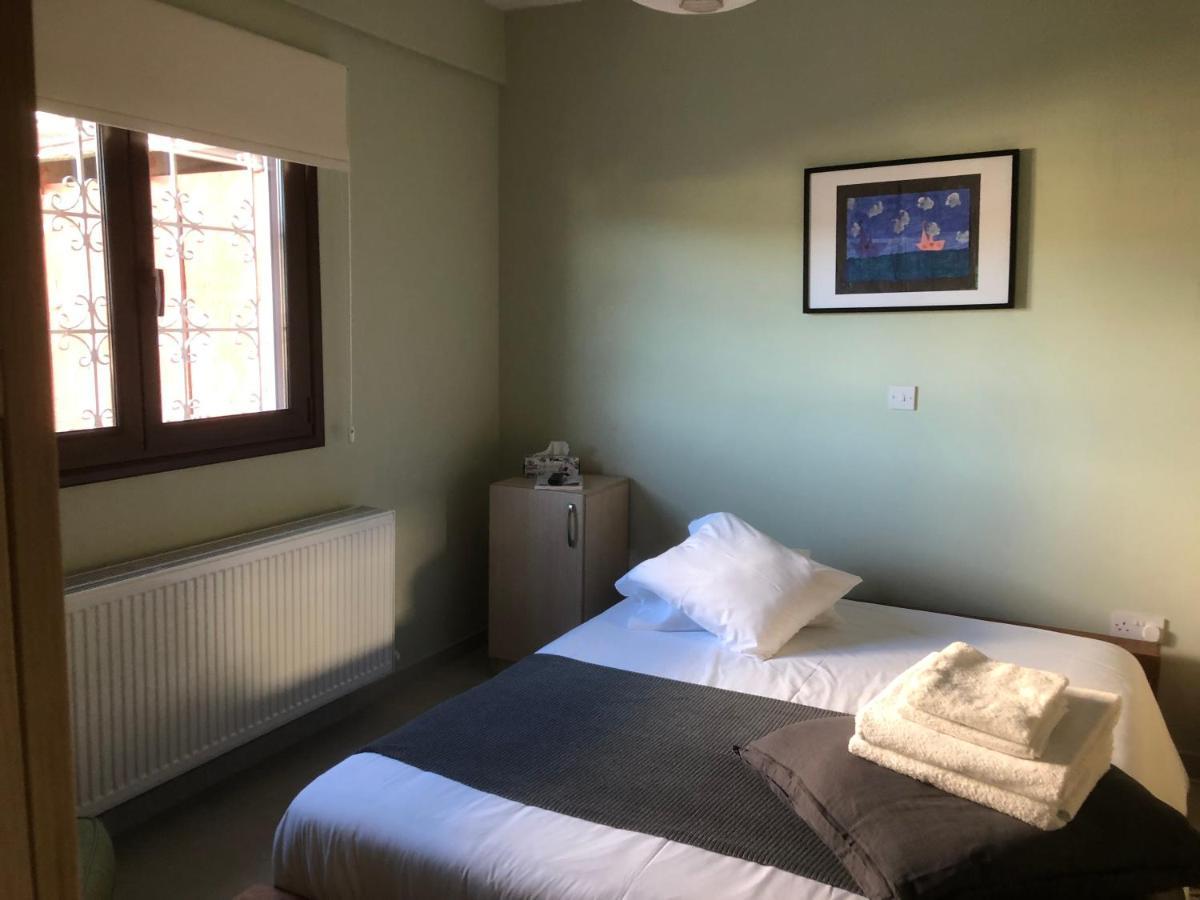 Diamond Stone Wooden Guest House Chandria Екстер'єр фото
