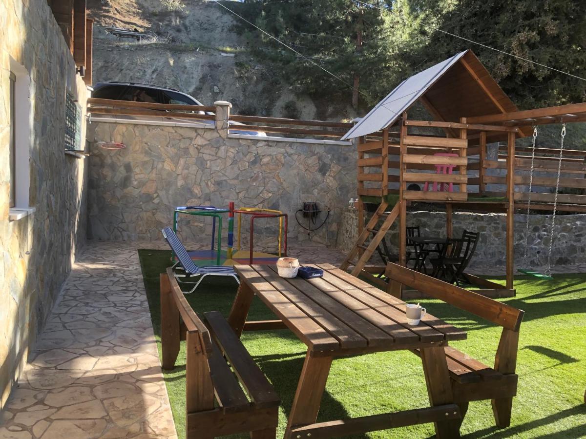 Diamond Stone Wooden Guest House Chandria Екстер'єр фото