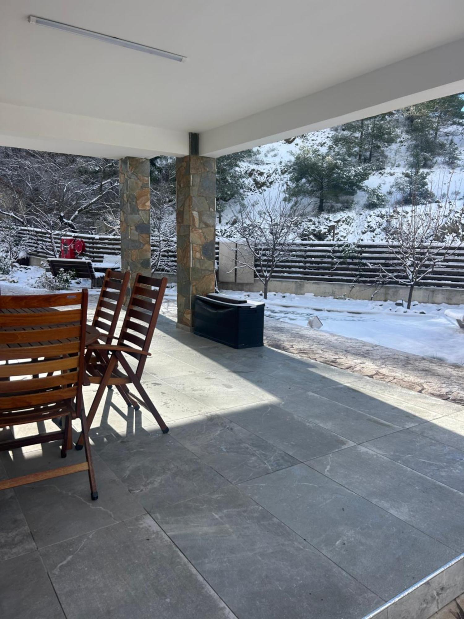 Diamond Stone Wooden Guest House Chandria Екстер'єр фото